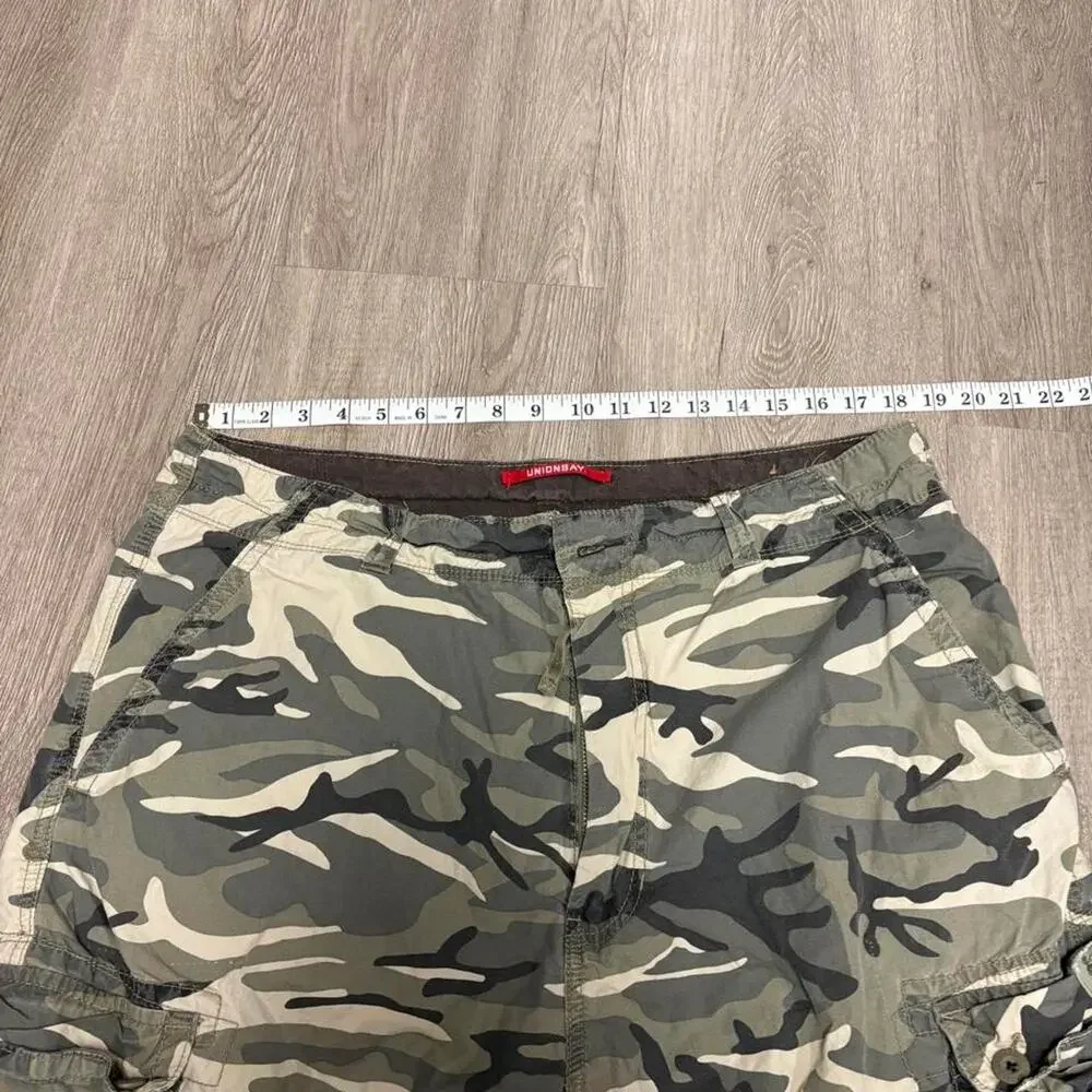 Vintage camo cargo shorts camouflage